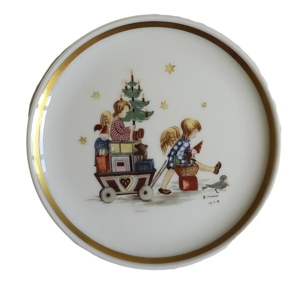 4" Parade in to Toyland The Berta Hummel Museum Miniature Collection Plate - Picture 1 of 3